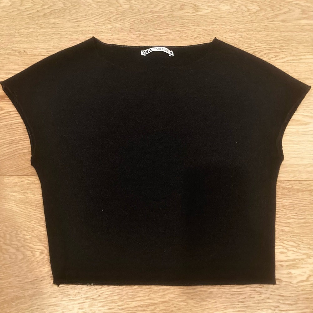 Zara Cropped Tee Small Black